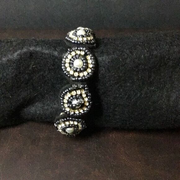 Beautiful beaded disc tie up bracelet - Picture 2 of 2